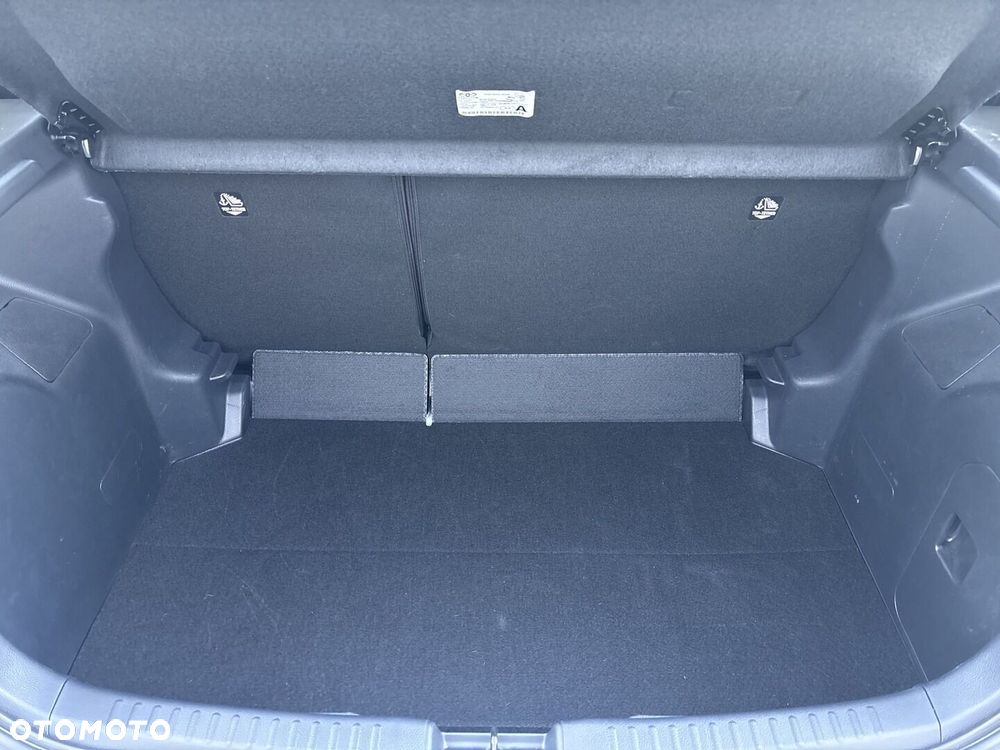 Toyota Yaris Hybrid 1.5 Style - 25