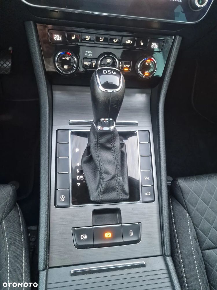 Skoda Superb 1.5 TSI ACT DSG Ambition - 25