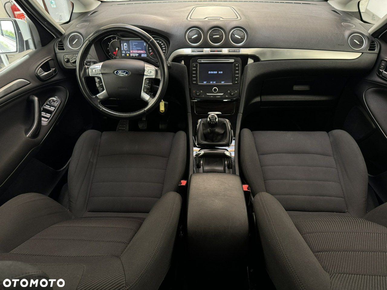 Ford S-Max - 21