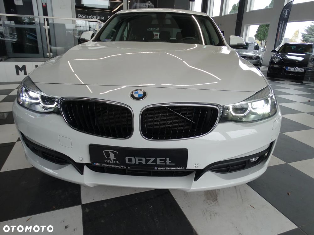 BMW Seria 3 318d Luxury Line - 32