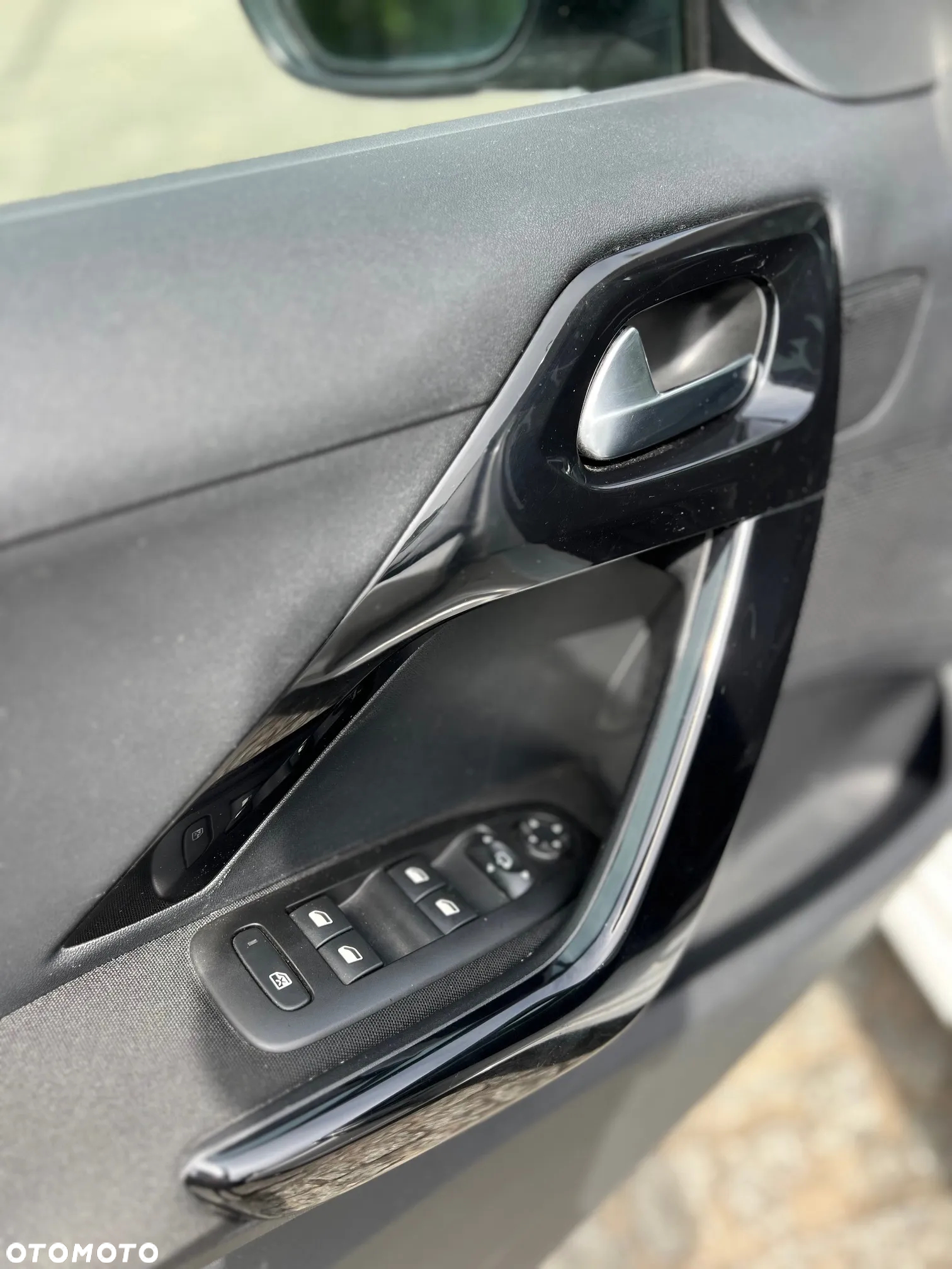 Peugeot 208 Blue-HDi 100 Stop&Start Allure - 12