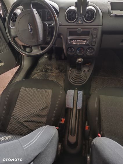 Ford Fiesta - 4