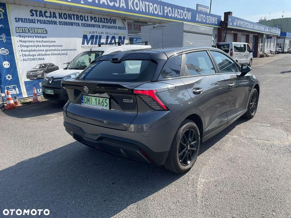 MG 4 Luxury 49 kWh - 4