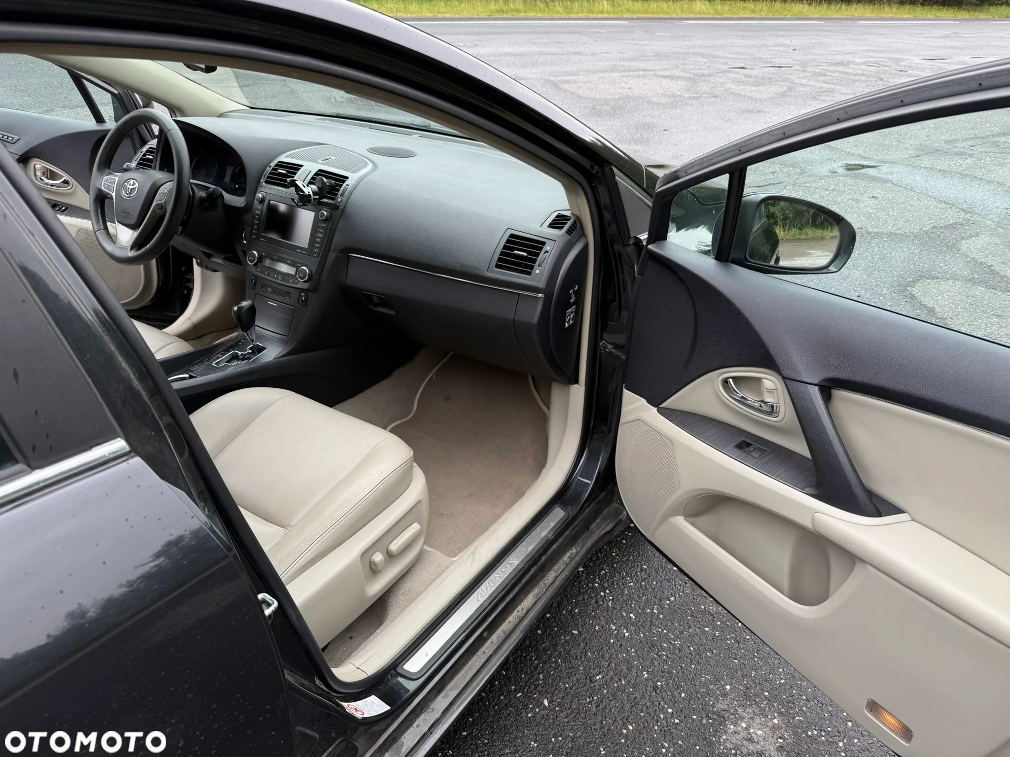 Toyota Avensis 2.0 Prestige NAVI MS - 24