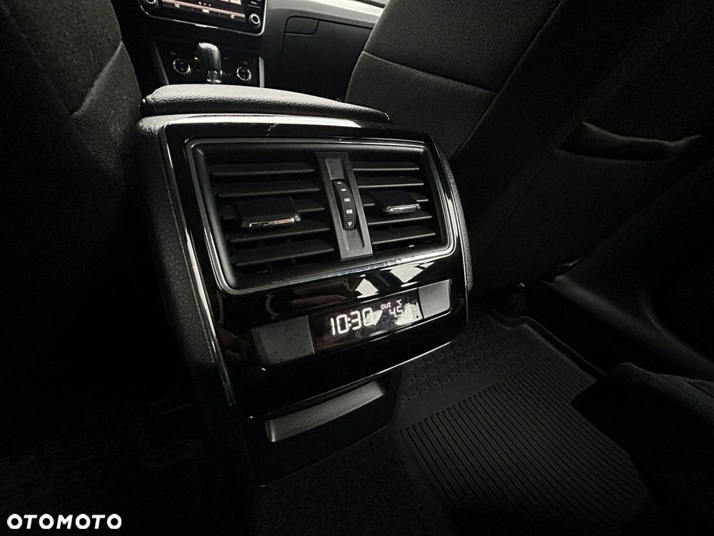 Skoda Superb 2.0 TDI Ambition DSG7 - 12