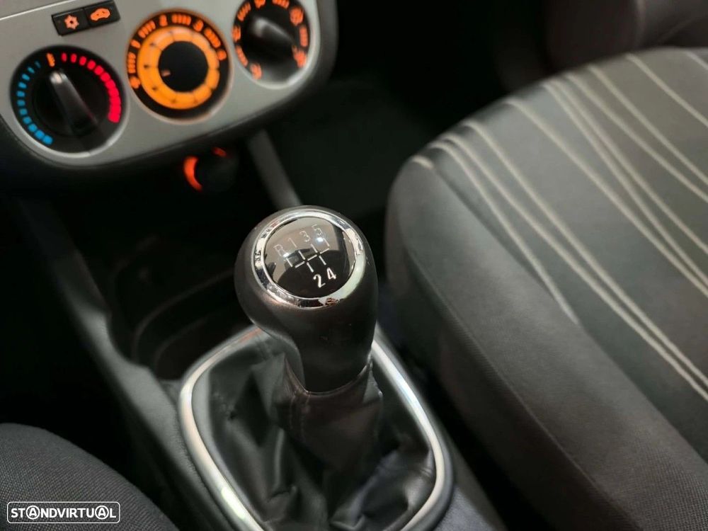 Opel Corsa 1.2 Cosmo - 17