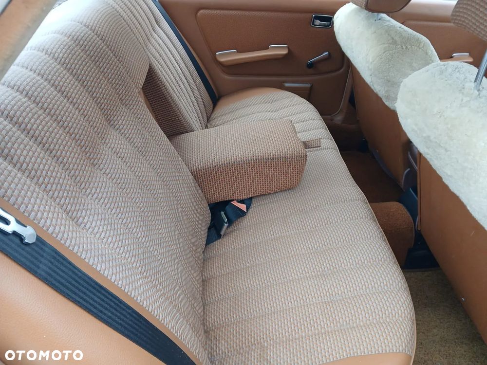 Mercedes-Benz W123 - 14