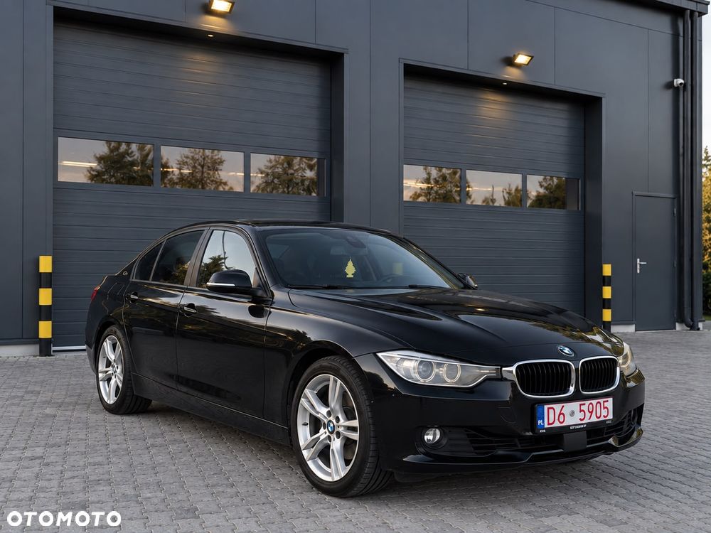 BMW Seria 3 328i - 3