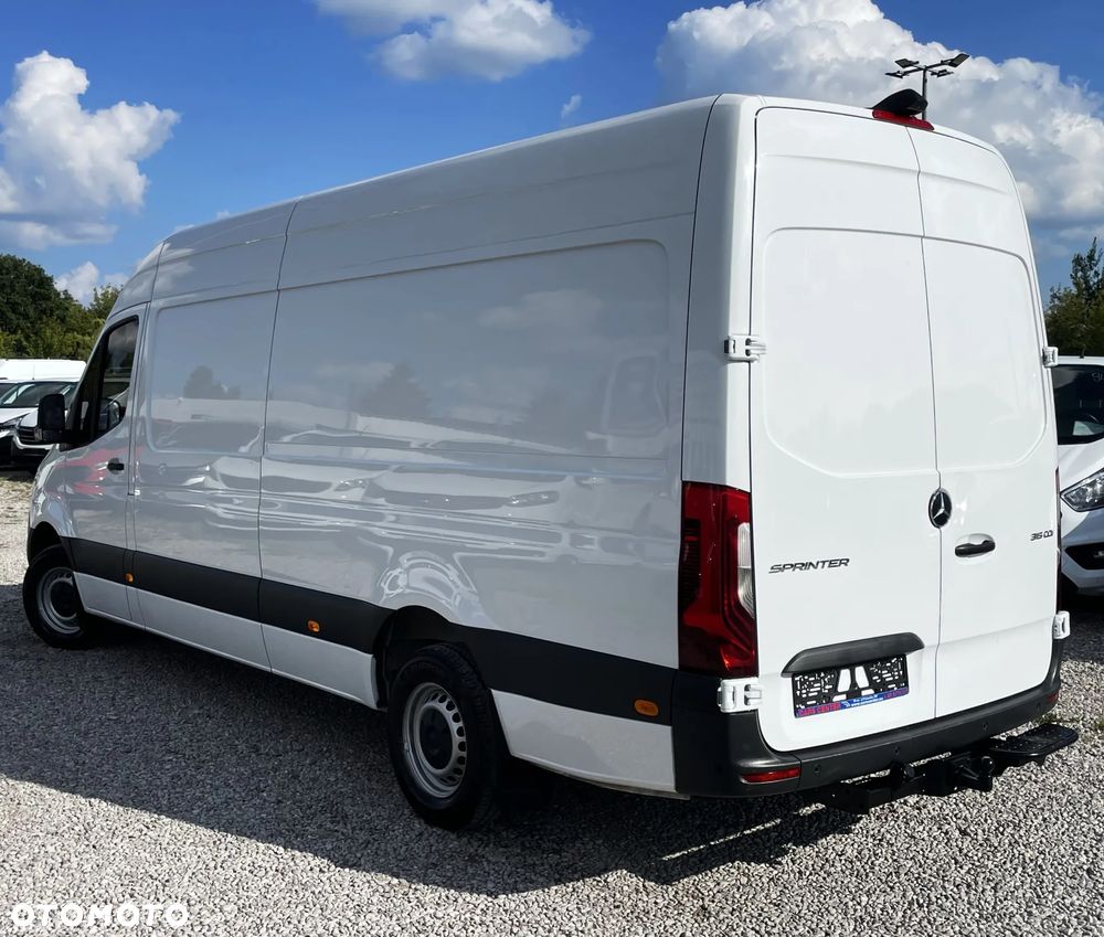 Mercedes-Benz Sprinter - 11