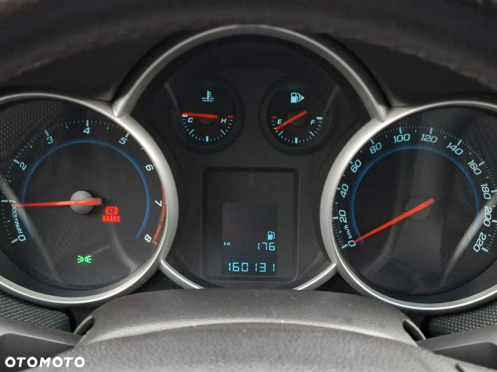Chevrolet Cruze 1.6 - 18