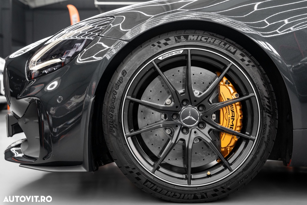 Mercedes-Benz AMG GT R - 9