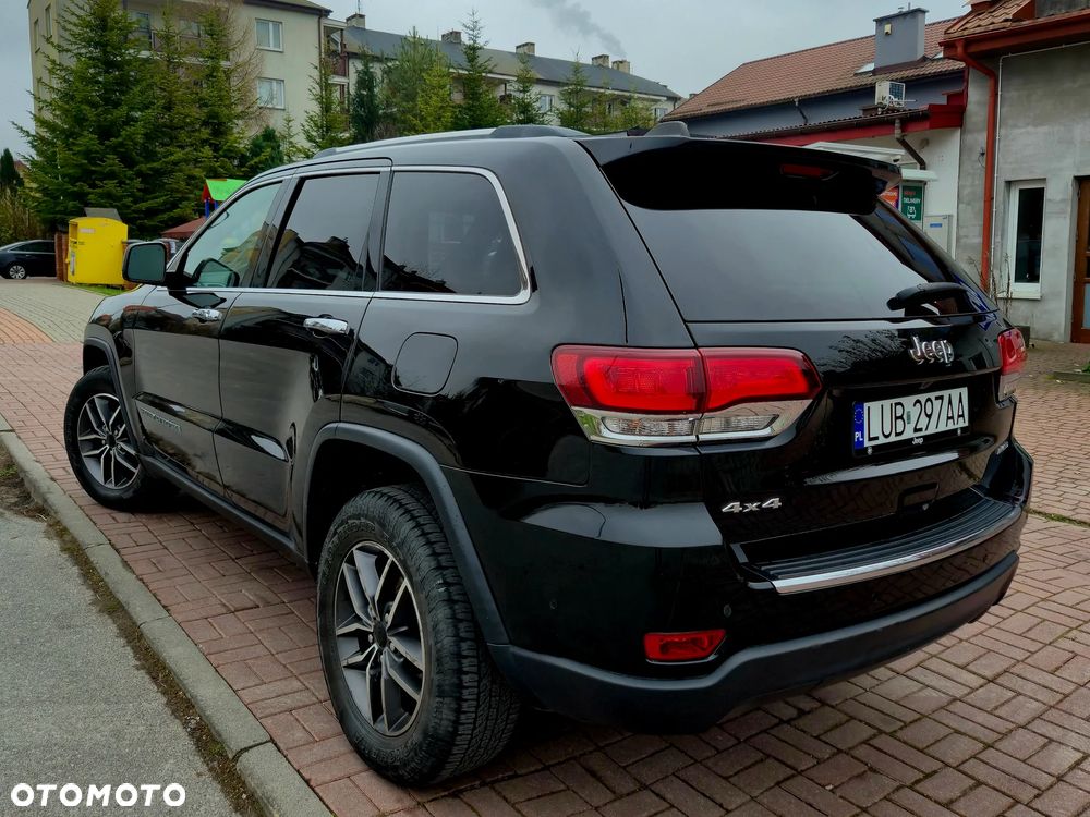 Jeep Grand Cherokee - 15