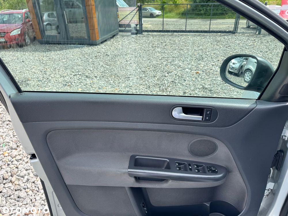Volkswagen Golf Plus 1.9 TDI Comfortline - 10