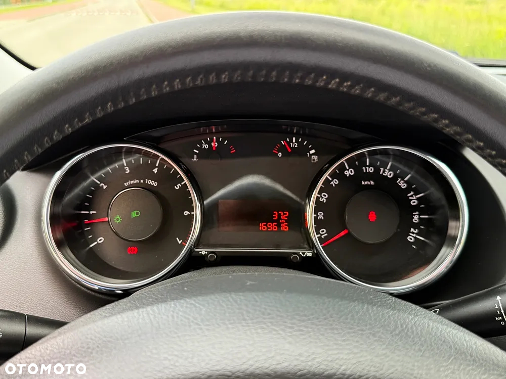 Peugeot 3008 1.6 Trendy - 27