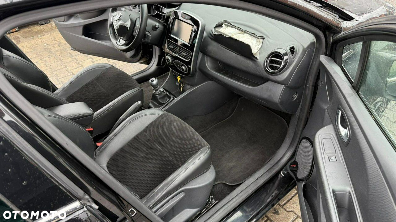 Renault Clio - 10