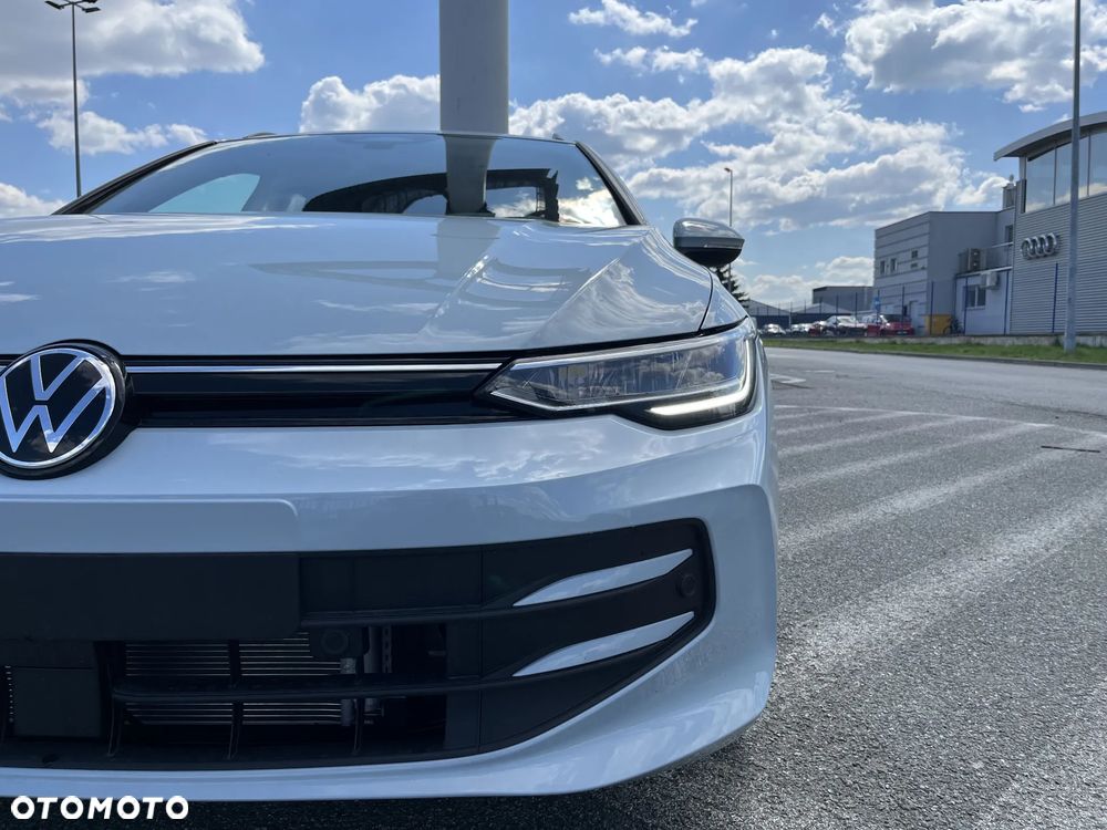 Volkswagen Golf 1.5 eTSI mHEV Life Plus DSG - 24