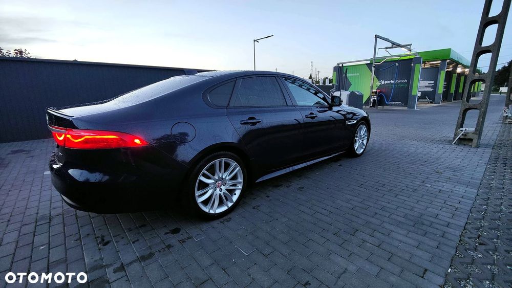 Jaguar XF 2.0 i4D R-Sport - 12