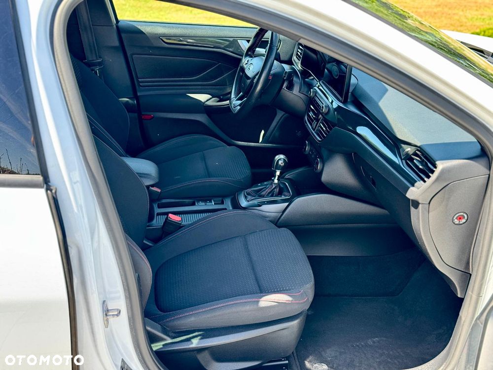 Ford Focus 1.5 EcoBlue Start-Stopp-System ST-LINE X - 38