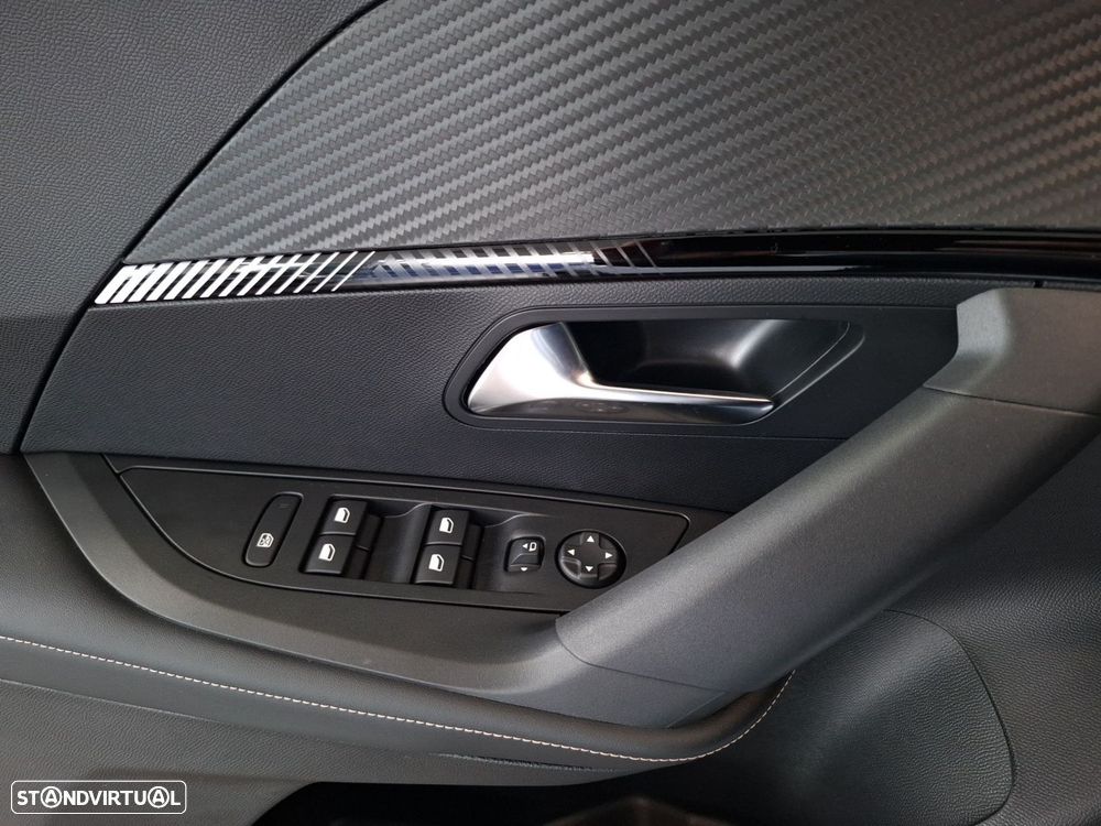 Peugeot e-2008 54 kWh Allure - 22