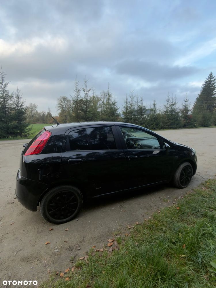 Fiat Grande Punto 2008 photo 3