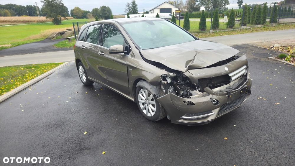 Mercedes-Benz Klasa B 200 (BlueEFFICIENCY) - 4