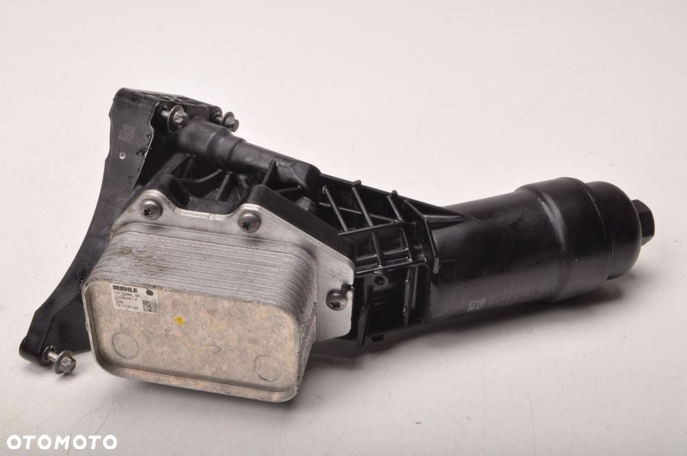 BMW 3 G20 2.0 PODSTAWA OBUDOWA FILTRA OLEJU 72482269 - 5