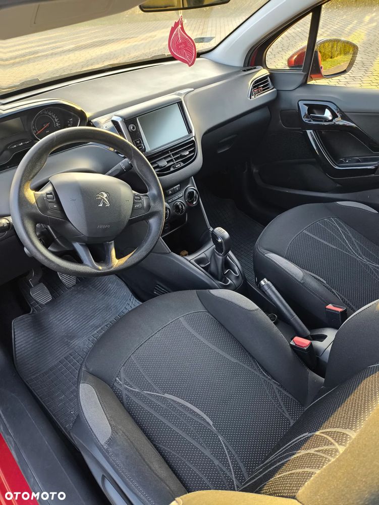 Peugeot 208 82 PureTech Style - 4
