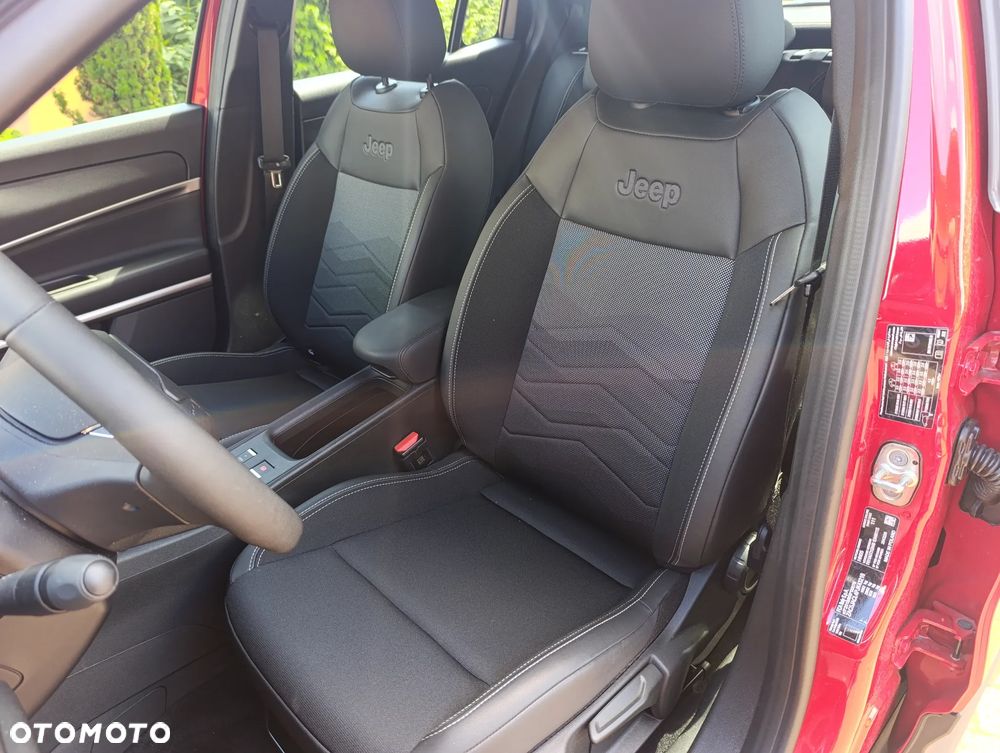 Jeep Avenger 1.2 GSE T3 Turbo-Benzin GDI Summit - 16