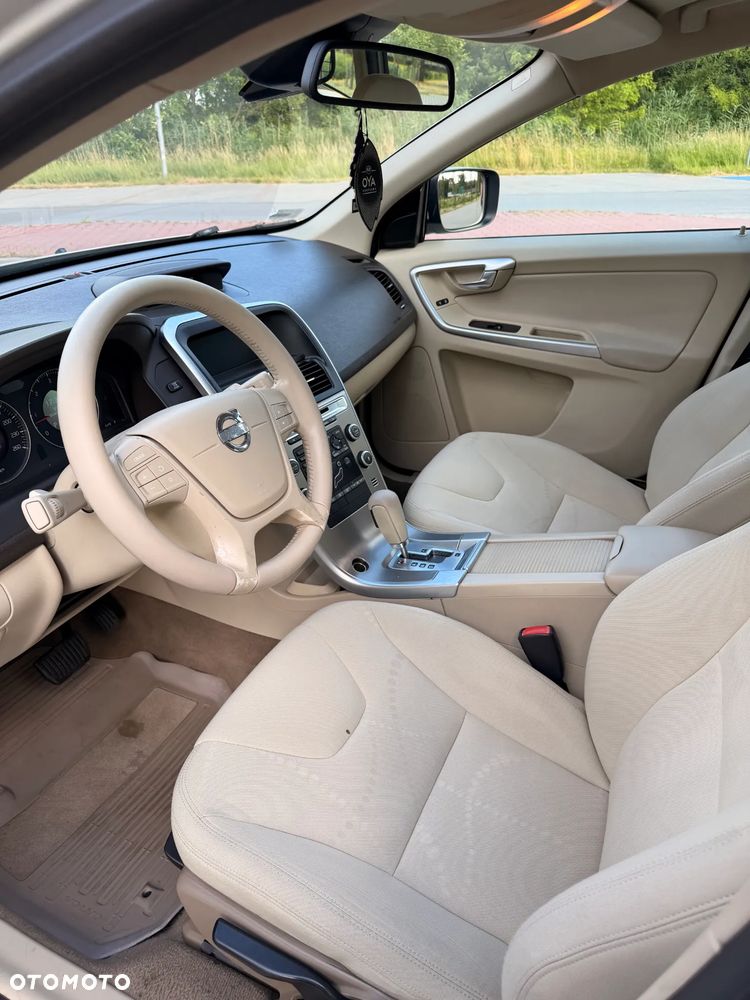 Volvo XC 60 2.4D Momentum - 5