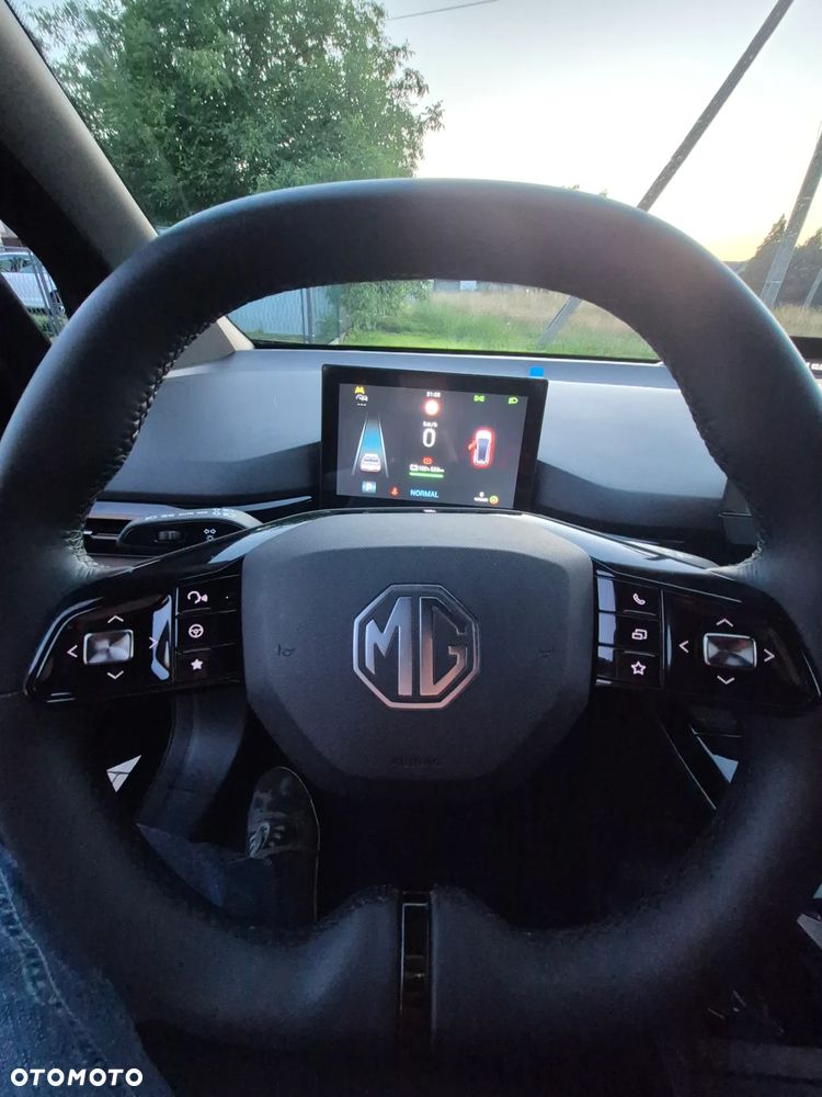 MG 4 Luxury 64 kWh - 15
