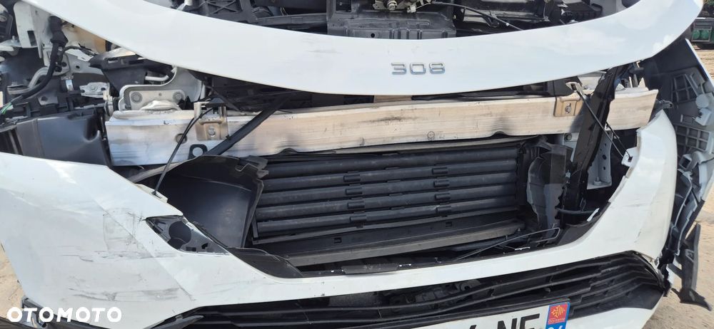 Peugeot 308 1.5 BlueHDi Active Pack Business S&S EAT8 - 17