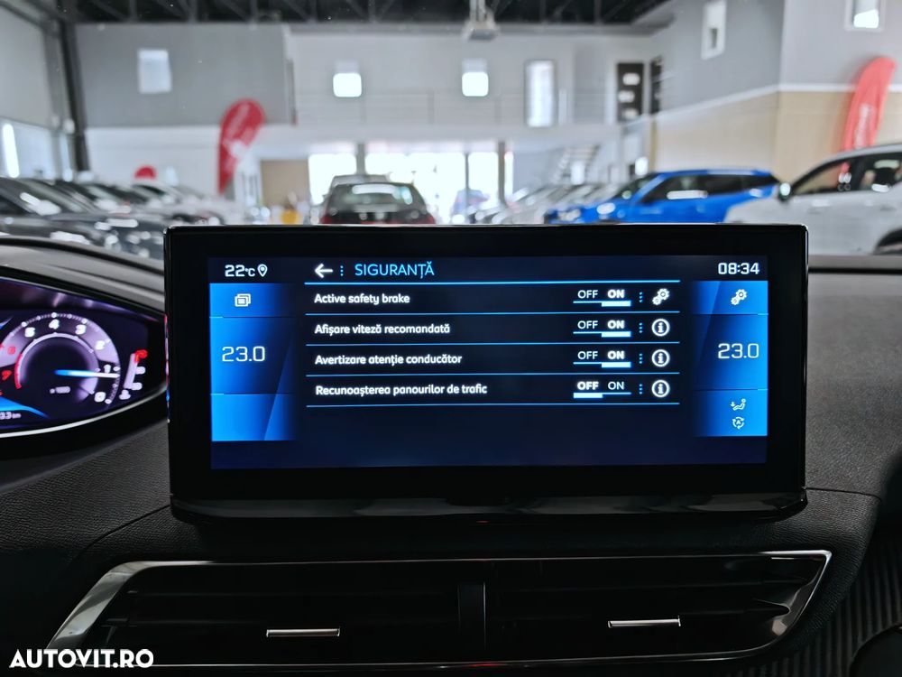 Peugeot 3008 1.2 PureTech S&S EAT8 Allure - 13