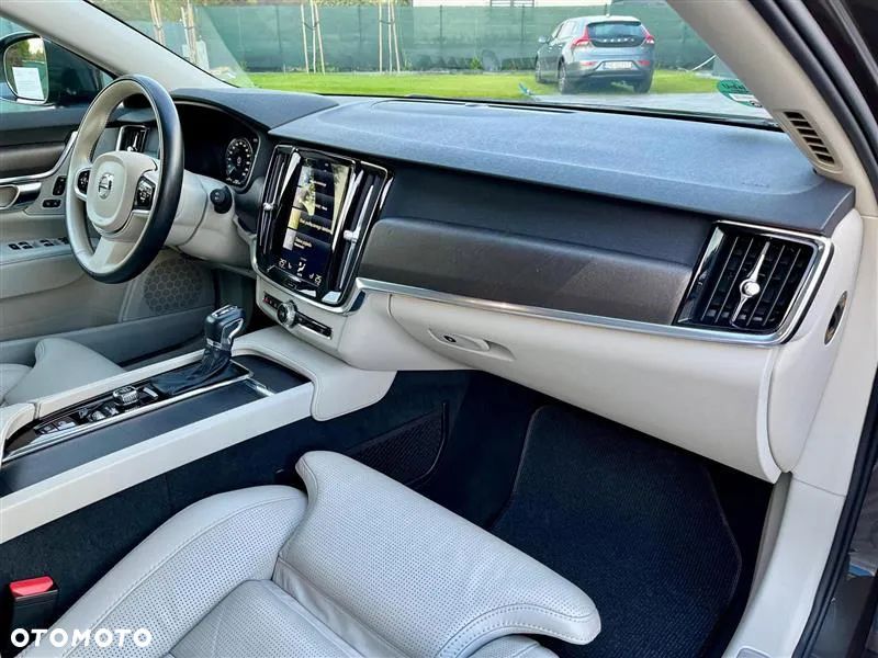 Volvo V90 Cross Country - 20