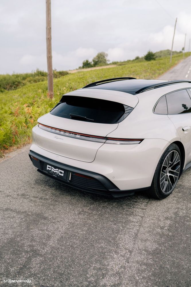 Porsche Taycan Sport Turismo - 48