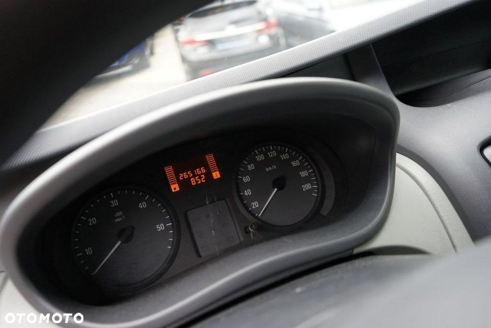 Opel Vivaro - 22