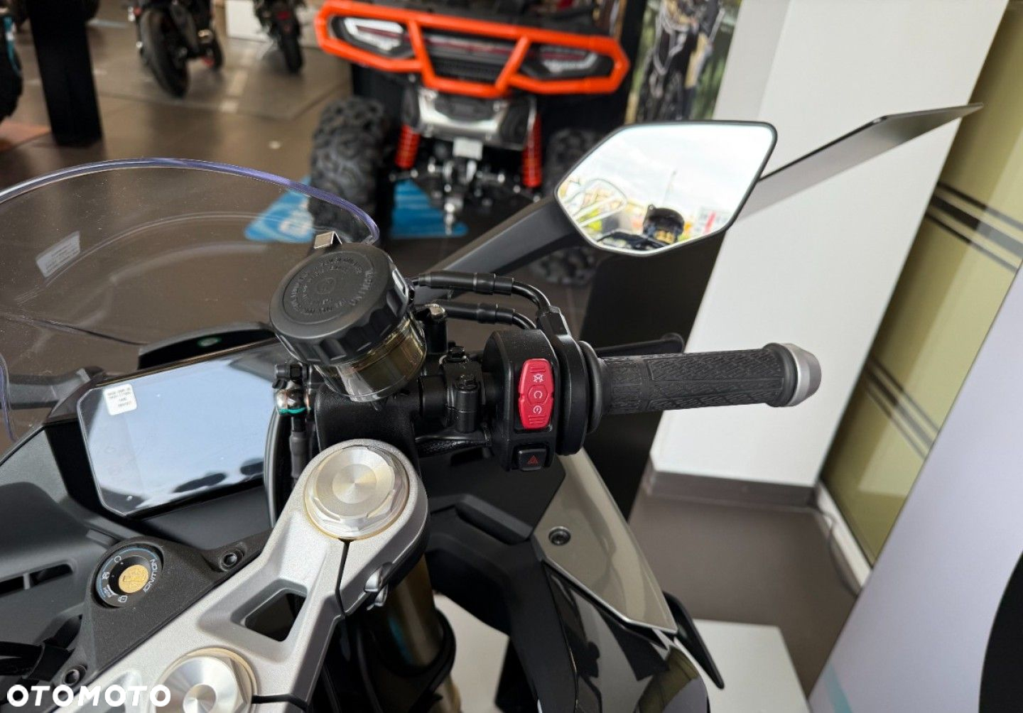 CFMoto SR - 7