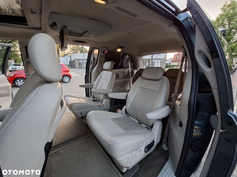 Chrysler Grand Voyager - 35