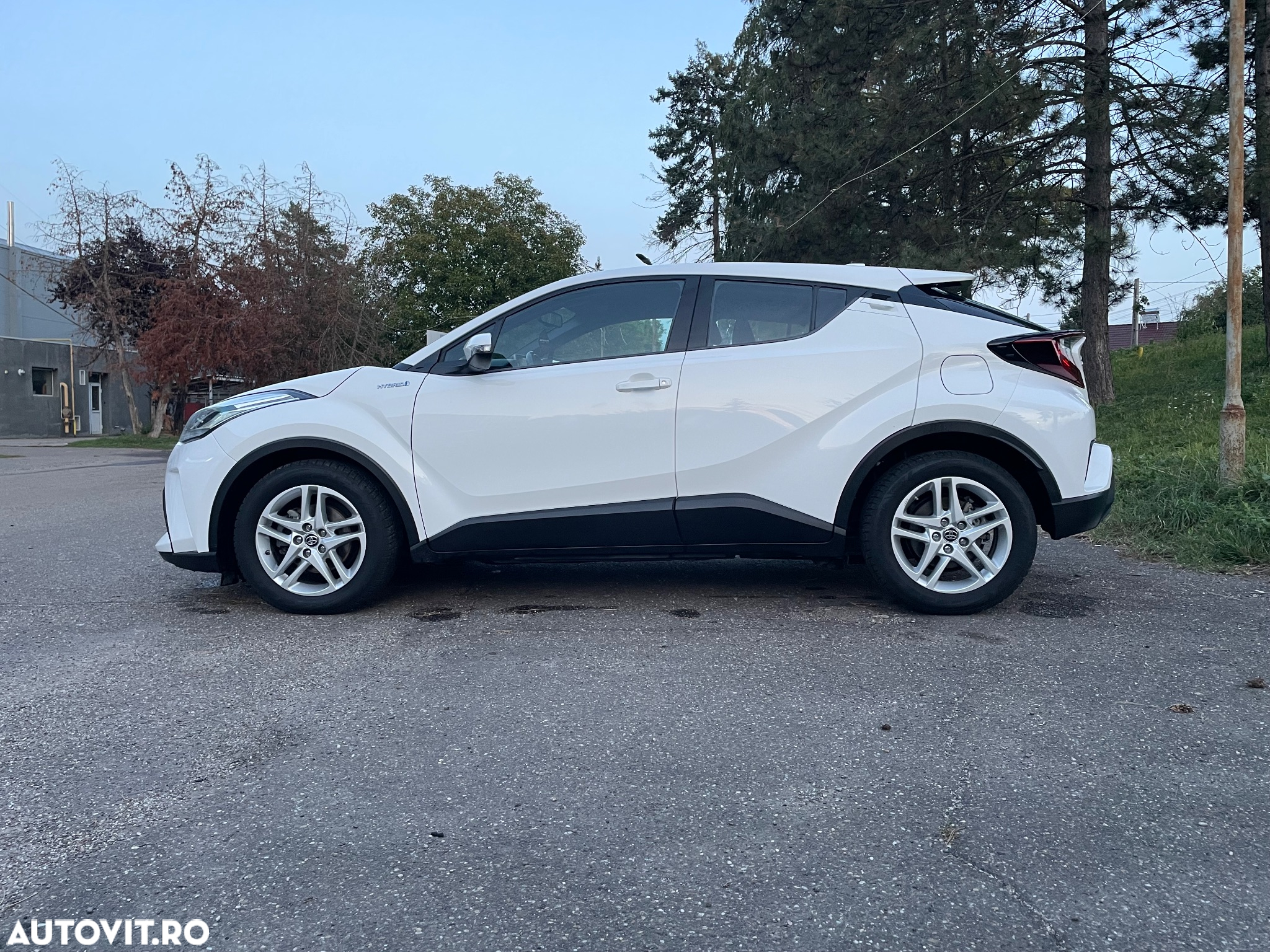 Toyota C-HR Hybrid Business-Edition - 3