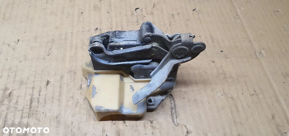 Zamek drzwi lewy tył tylny lewy Mercedes W201 190 - 3