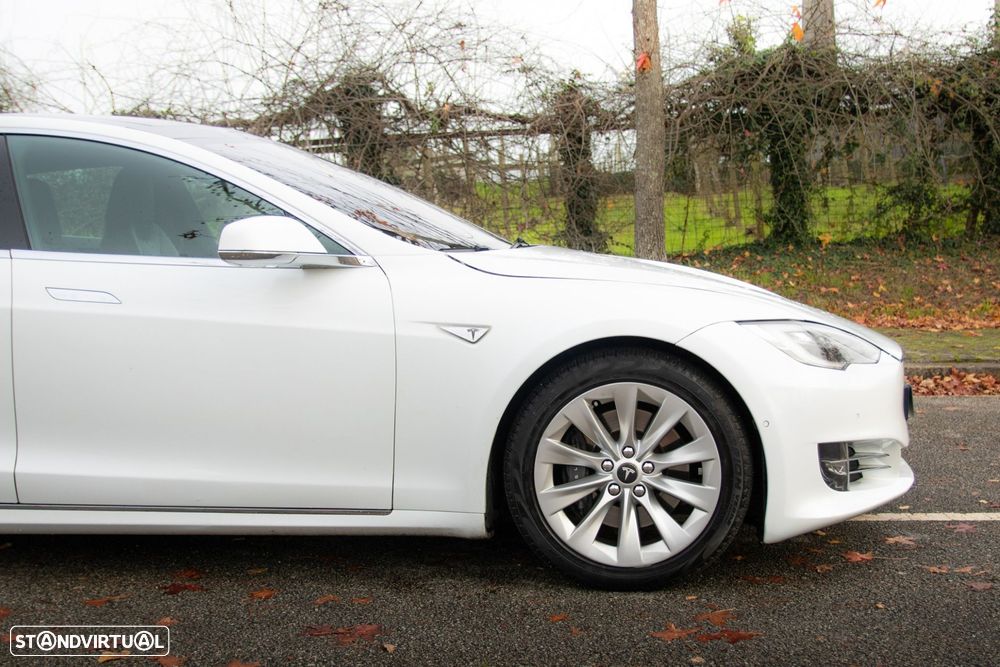 Tesla Model S 90D AWD - 23