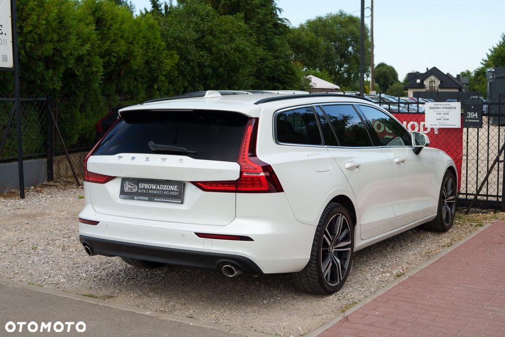 Volvo V60 B3 B DKG Momentum Pro - 34