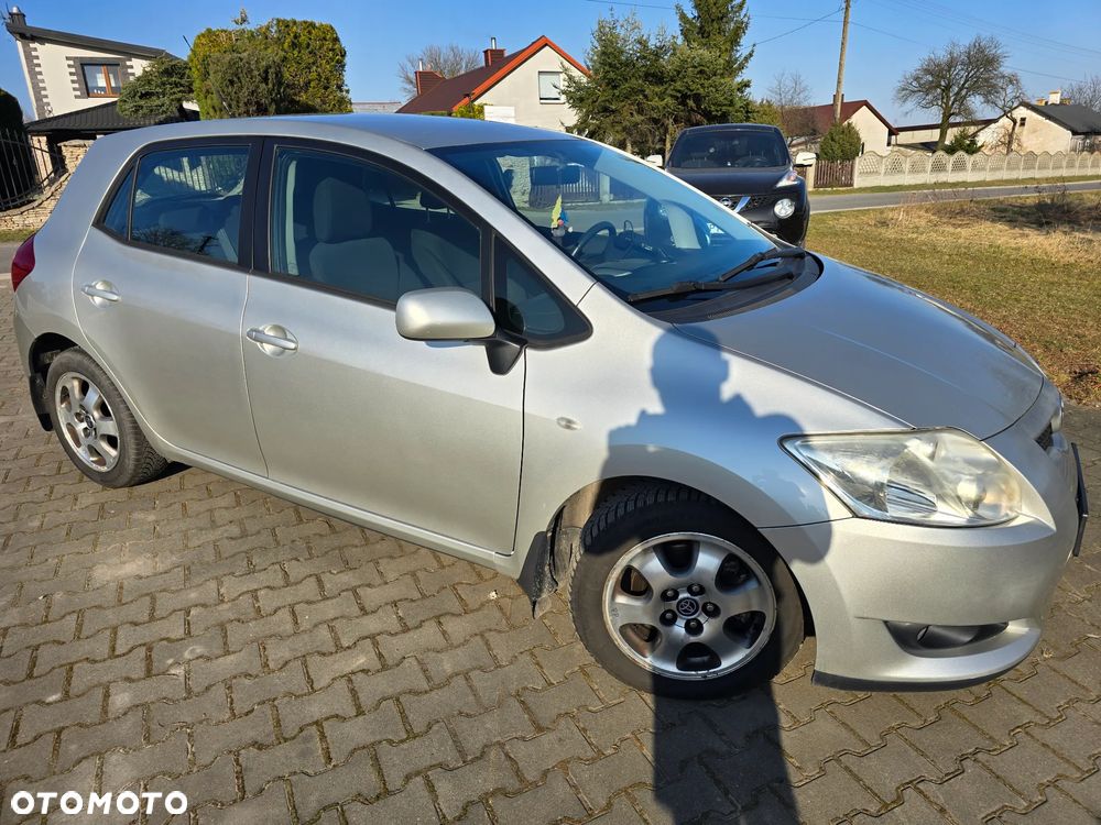 Toyota Auris 2.0 D-4D 2010 - 2