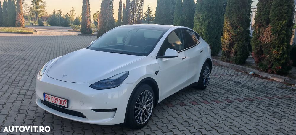 Tesla Model Y Long Range Dual Motor AWD - 1