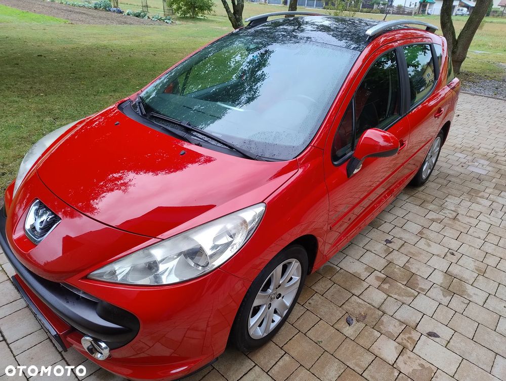 Peugeot 207 - 1