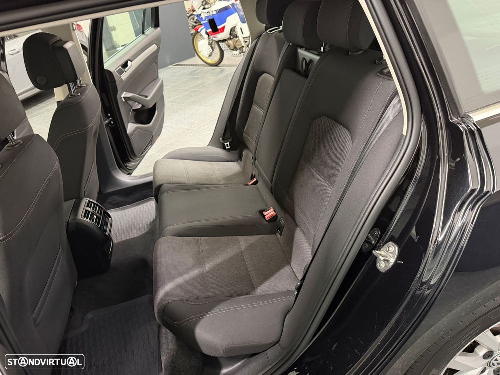 VW Passat Variant 1.6 TDI Confortline - 22