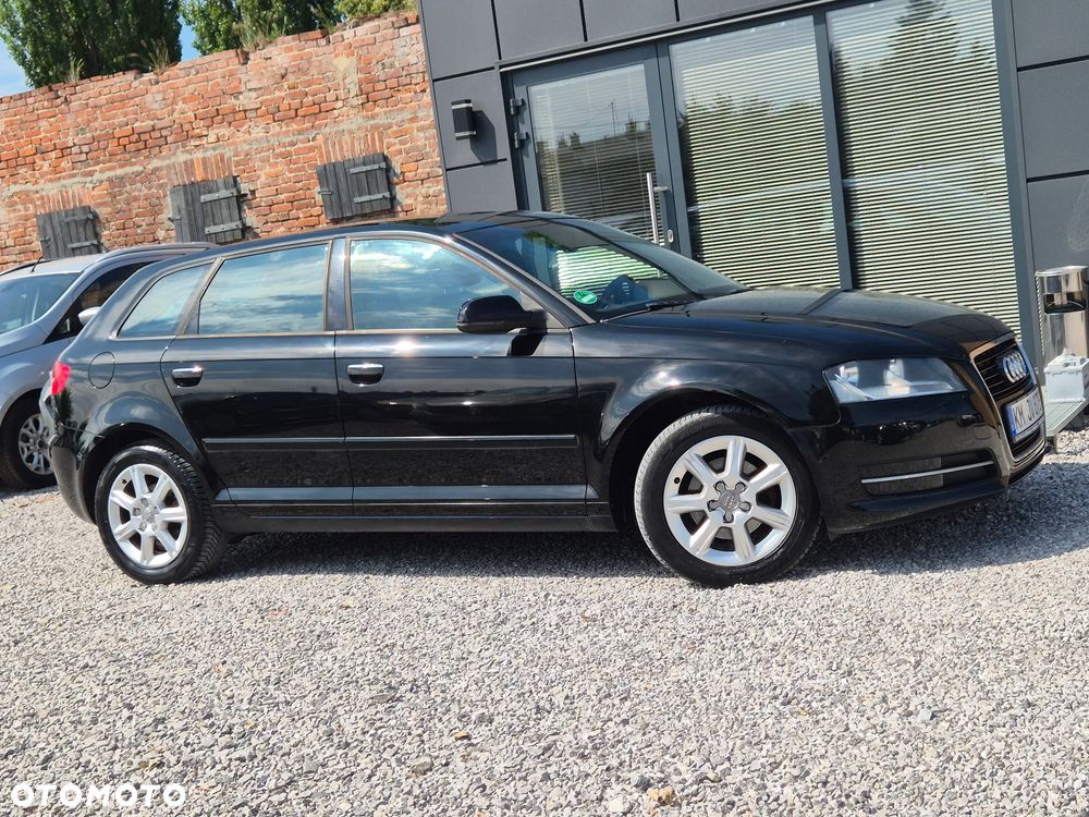 Audi A3 Sportback 1.6 TDI Ambiente - 16