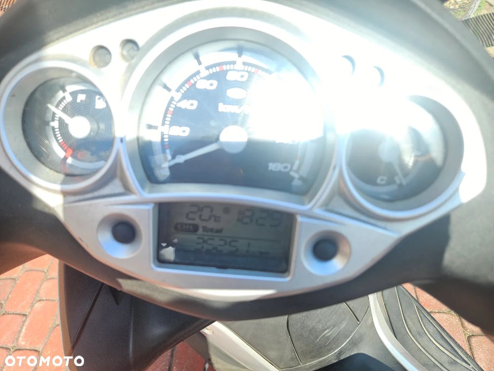 Yamaha X-max - 7