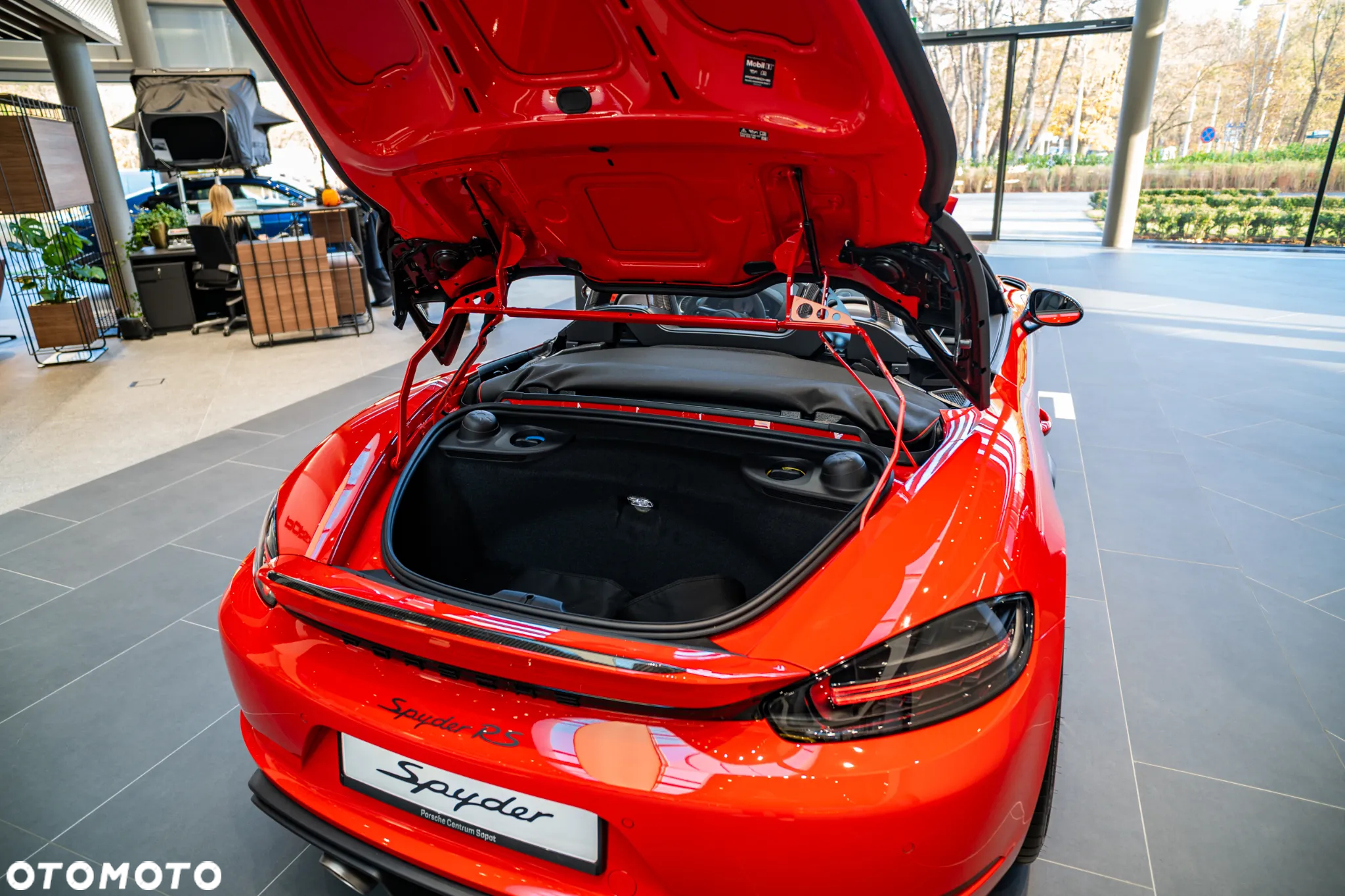 Porsche 718 Spyder - 8