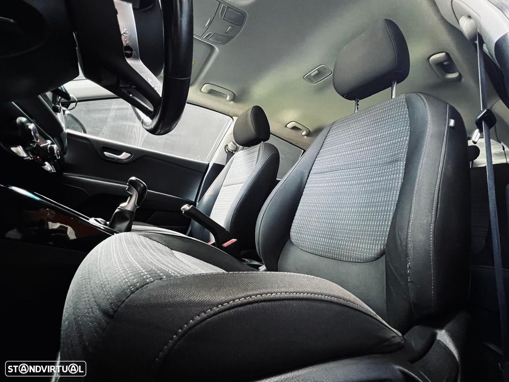 Kia Stonic 1.6 CRDi TX - 37