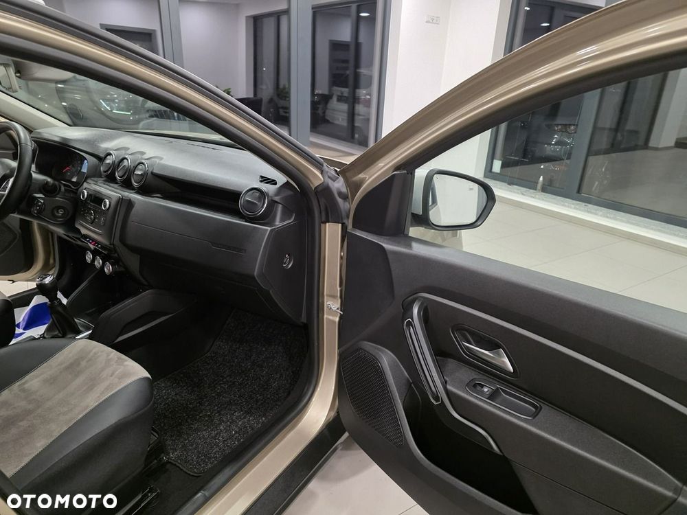 Dacia Duster 1.6 SCe Essential - 17